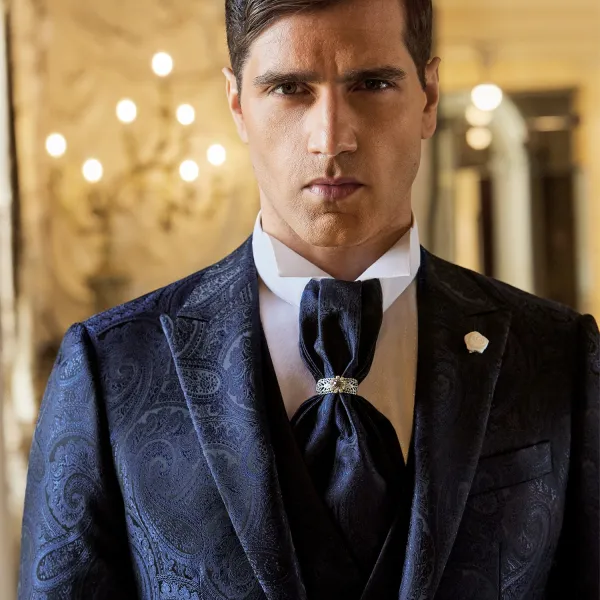 Luigi Bianchi Cerimonia - Abito Smoking damascato con rever a lancia per uomo |  2