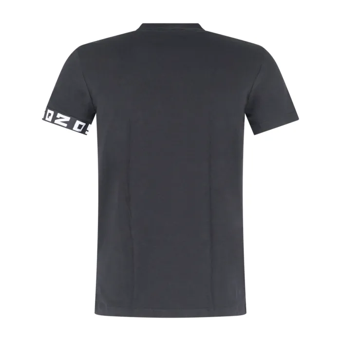 Dsquared2 - T-shirt nera manica corta con banda logo gotica sulla manica per