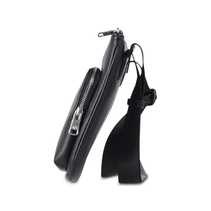 Armani Exchange - Borsa a tracolla nera con patch logo sul fronte per uomo |