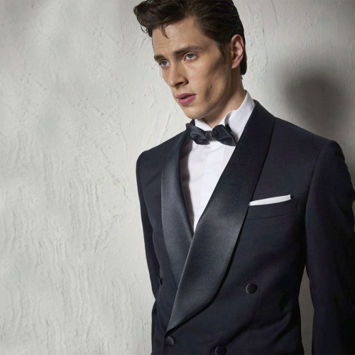 Luigi Bianchi Mantova Flirt - Abito doppiopetto nero con rever sciallato in 2