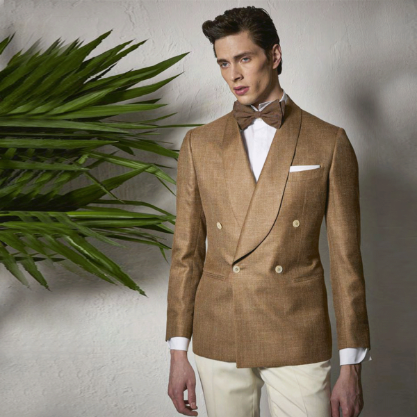 Luigi Bianchi Mantova Flirt - Abito doppiopetto beige con rever sciallato in