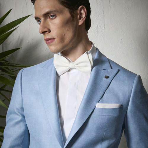 Luigi Bianchi Mantova Flirt - Abito smoking azzurro con rever a lancia in lino 2