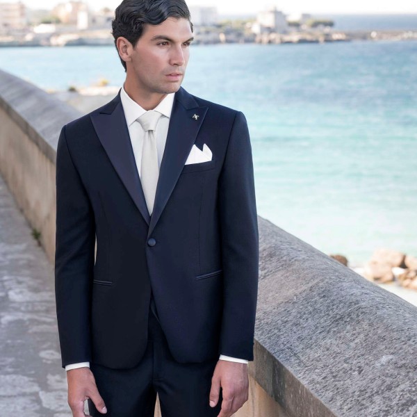 Angelo Toma - Abito smoking blu con rever a lancia per uomo | 