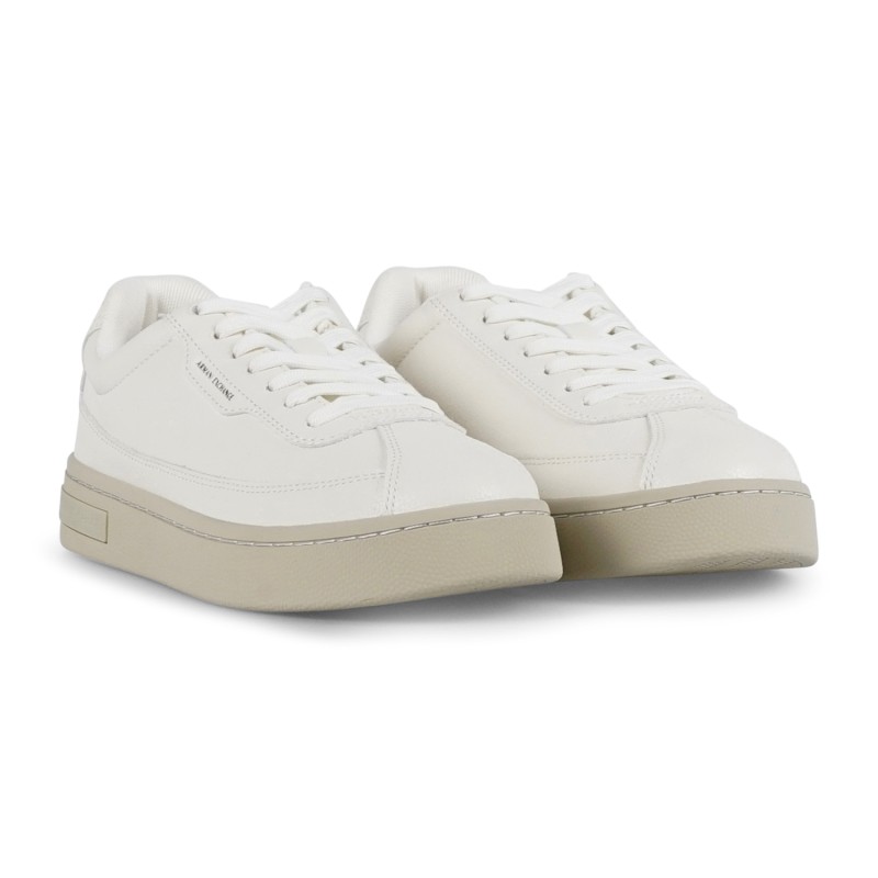Armani Exchange - Sneakers bianca effetto pelle dalla finitura grana per uomo |