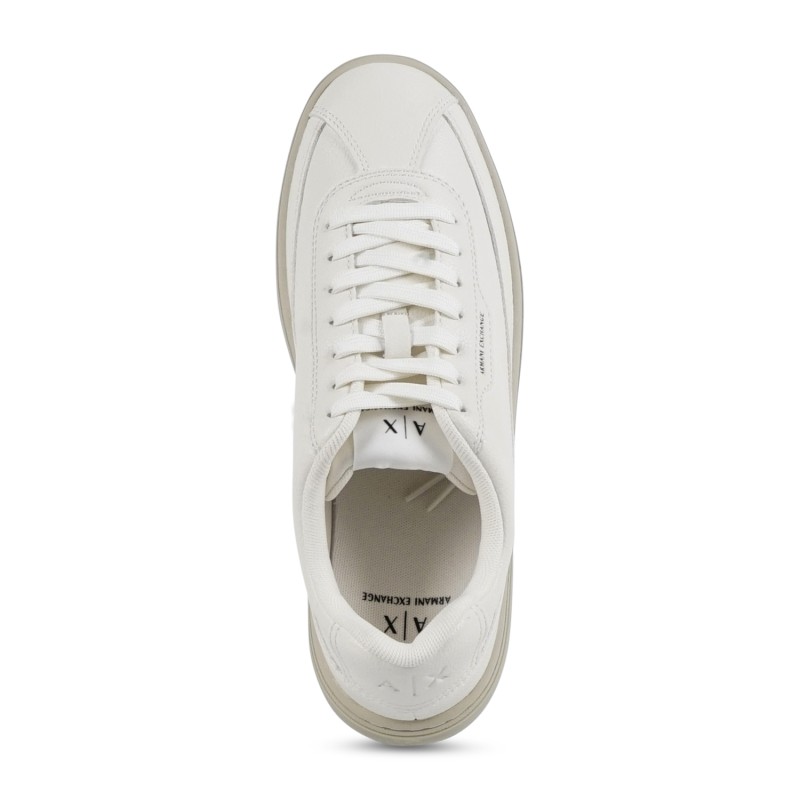 Armani Exchange - Sneakers bianca effetto pelle dalla finitura grana per uomo |