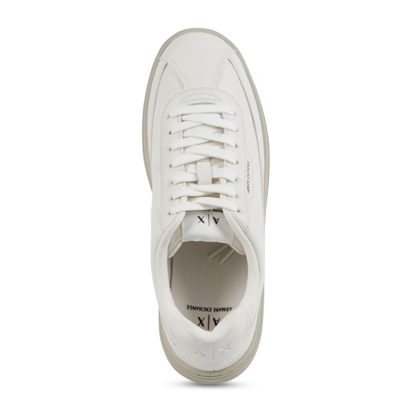 Armani Exchange - Sneakers bianca effetto pelle dalla finitura grana per uomo |
