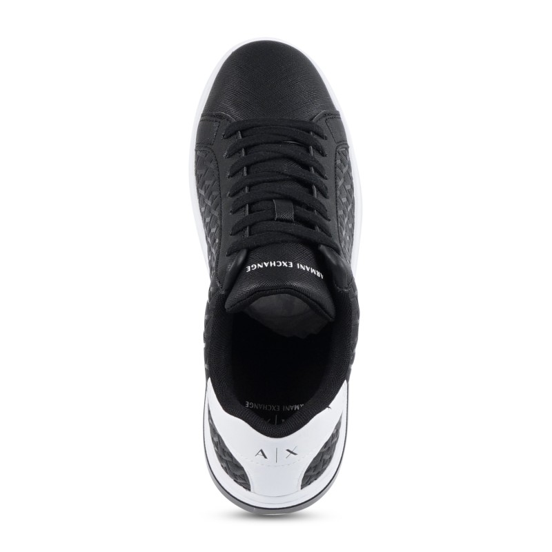 Armani Exchange - Sneakers nera stringata con logo in rilievo su tutta la