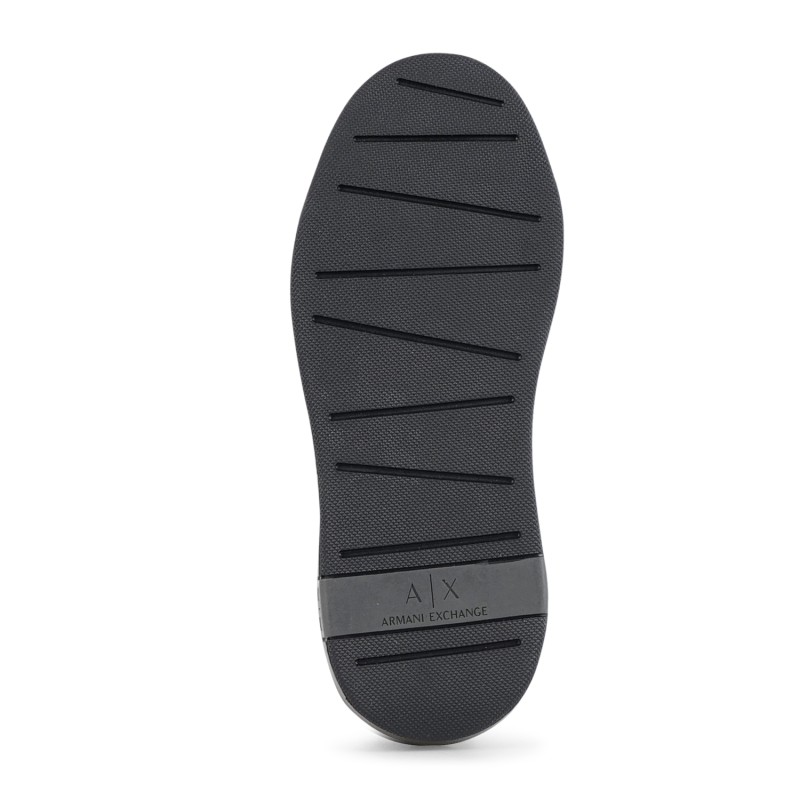 Armani Exchange - Sneakers nera in pelle con logo inciso sul laterale per uomo