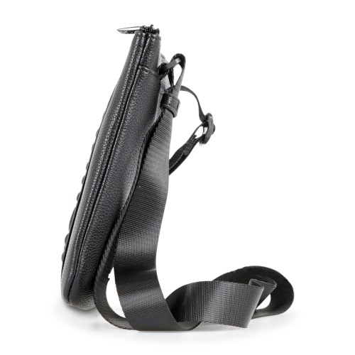 Armani Exchange - Borsa a tracolla nera con logo inciso sul fronte per uomo | 2