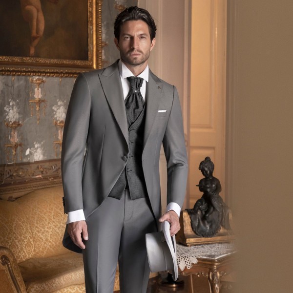 Angelo Toma - Abito tight monopetto grigio con rever a lancia per uomo | 