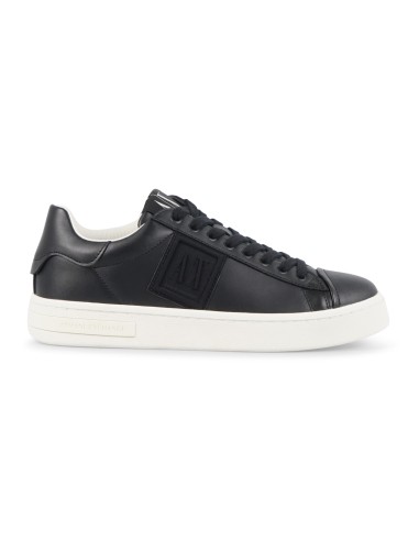 Armani Exchange - Sneakers nera in pelle con patch logo gommato sul lato per