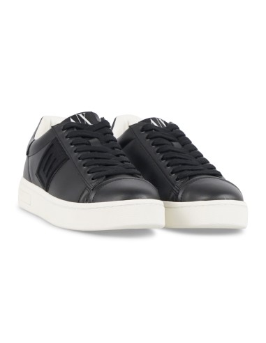 Armani Exchange - Sneakers nera in pelle con patch logo gommato sul lato per