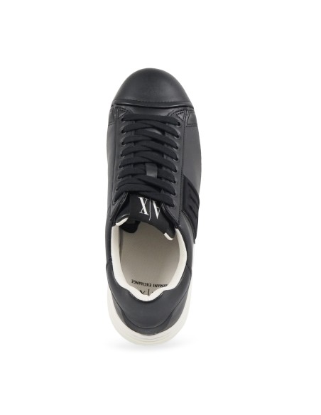 Armani Exchange - Sneakers nera in pelle con patch logo gommato sul lato per