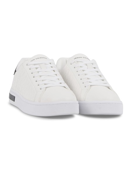Armani Exchange - Sneakers bianco con logo in rilievo su tutta la superfice per
