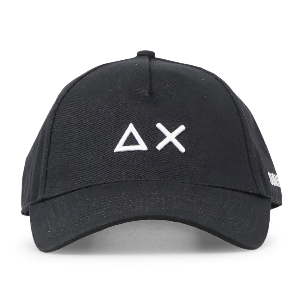 Sun68 - Cappello nero in cotone con visiera e logo a contrasto ricamato per