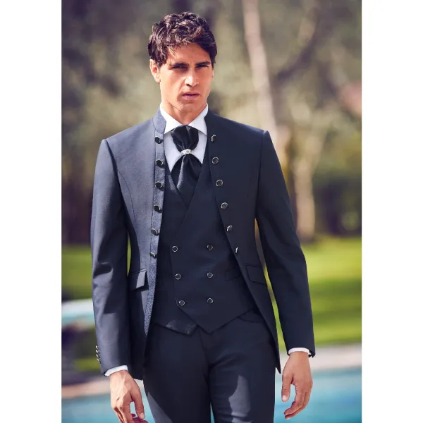 Luigi Bianchi Cerimonia - Abito coreano con botton blu con profilo damascato