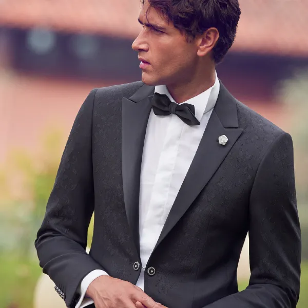 Luigi Bianchi Cerimonia - Abito smoking con rever a lancia per uomo |  2